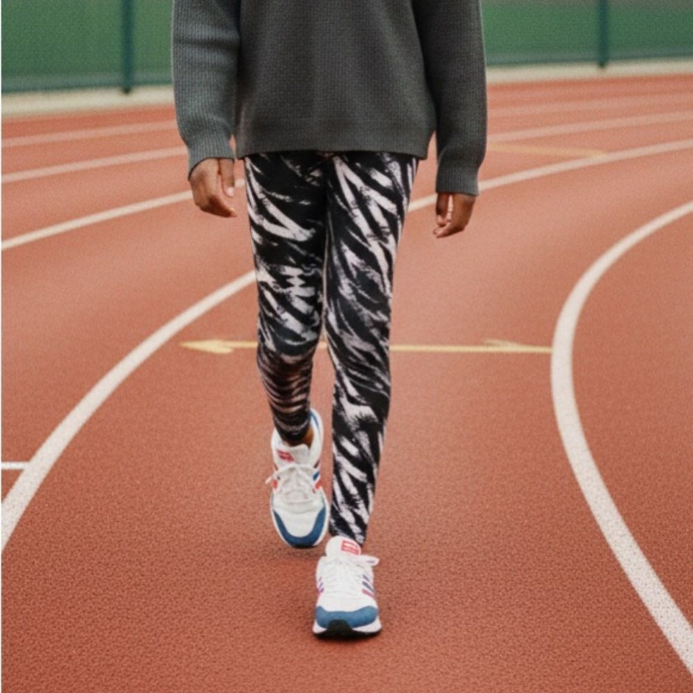 NWT Activ 8 Girls Black/White Full Length Leggings - Size XS